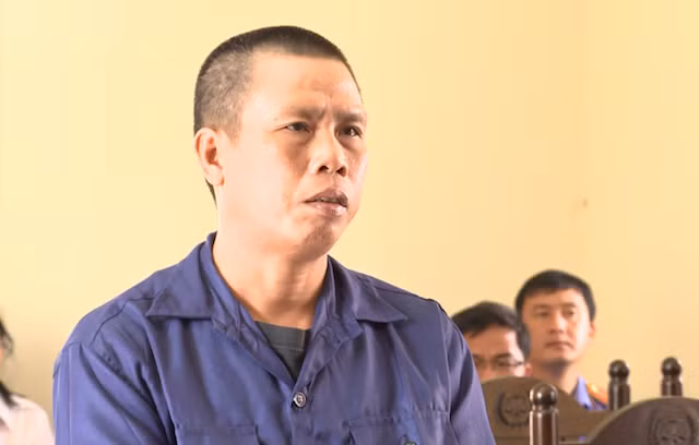 Phát tại phiên tòa.