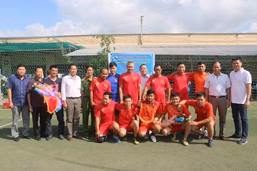 Giám đốc Học viện Chính trị CAND giao lưu bóng đá cùng học viên ảnh 7