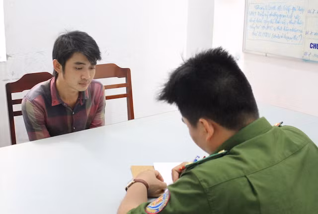 Sang tại cơ quan Công an. Sang tại cơ quan Công an.