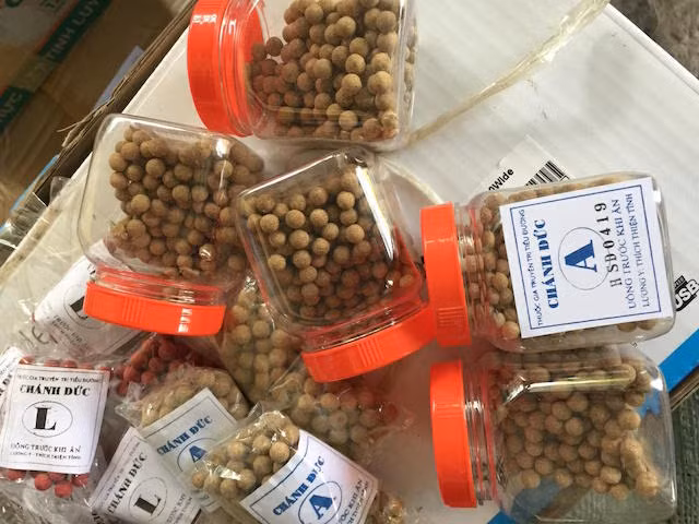 Thuốc đông dược dạng viên, không rõ nguồn gốc được ngành Y tế bắt giữ, tịch thu.