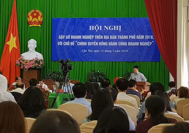 Doanh nghiệp phải ánh những vướng mắc, khó khăn đến lãnh đạo thành phố.