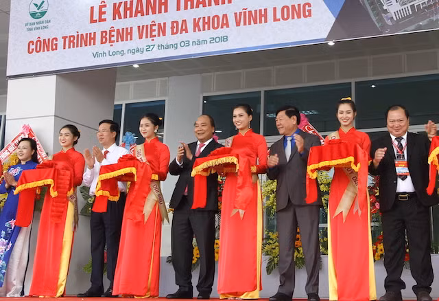 Thủ tướng Chính phủ Nguyễn Xuân Phúc đã dự lễ, cắt băng khánh thành bệnh viện.