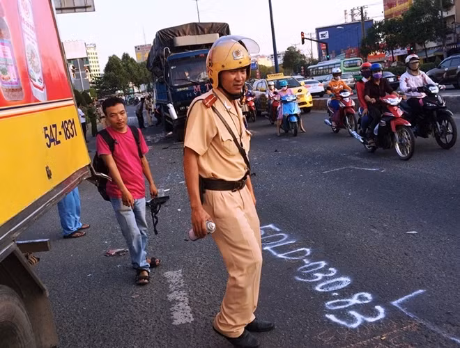 CSGT đang xử lý vụ tai nạn