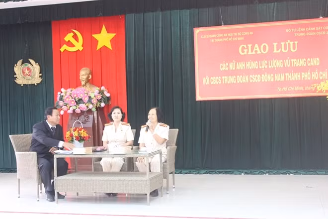 Hai nữ Đại tá, Anh hùng LLVTND chia sẻ về những ngày tháng chiến đấu đầy oanh liệt của mình.