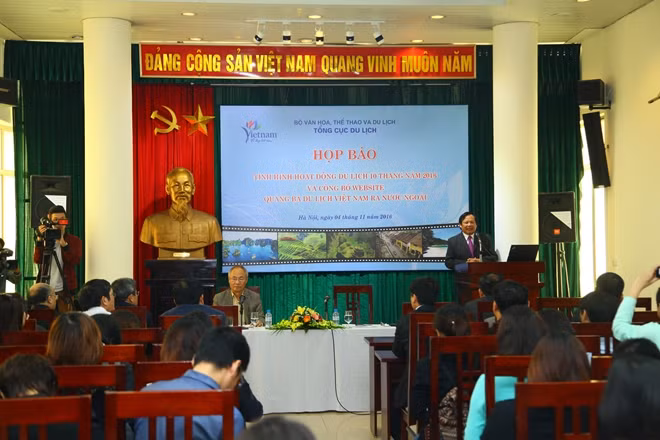 Ngành Du lịch cũng hoàn thiện đề án “Phát triển du lịch Việt Nam trở thành ngành kinh tế mũi nhọn”, thực hiện Chiến dịch nâng cao chất lượng cơ sở lưu trú trên toàn quốc...