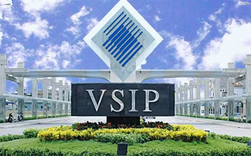 Trong đó Singapore là nước dẫn đầu với 1.663 dự án, tổng vốn đầu tư 38,1 tỷ USD, chiếm 59,1% tổng vốn đầu tư đăng ký của cả khu vực tại Việt Nam.