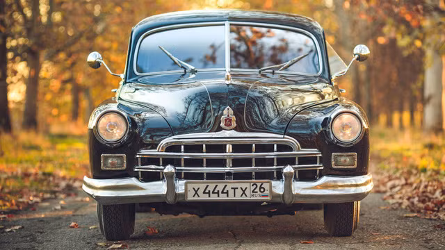 Chiếc GAZ-12 ZIM Limousine được rao bán.