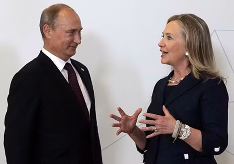 Bà Hillary Clinton từng một thời phải “thân thiện” với ông Putin vì chính sách đối ngoại “reset” của Tổng thống Obama.