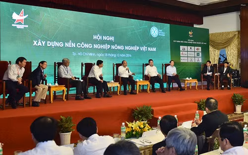 Thủ tướng Chính phủ Nguyễn Xuân Phúc phát biểu tại Hội nghị Xây dựng nền công nghiệp nông nghiệp Việt Nam.