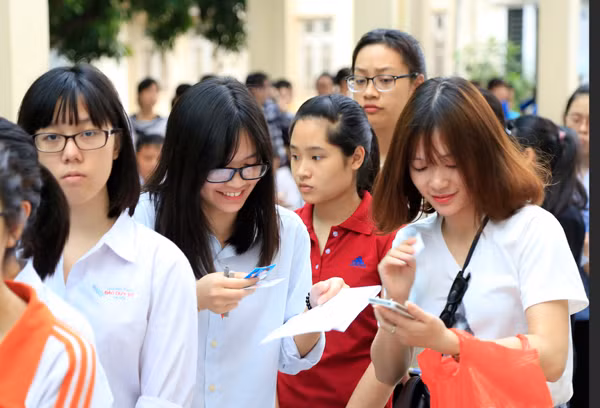 Nhiều ý kiến cho rằng, việc bỏ điểm sàn chung chỉ nên áp dụng đối với các trường ĐH đã được kiểm định chất lượng.