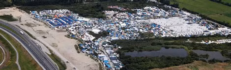 Toàn cảnh trại tị nạn Calais. Toàn cảnh trại tị nạn Calais.