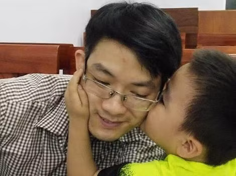 Anh Dũng và cháu Gia Huy.