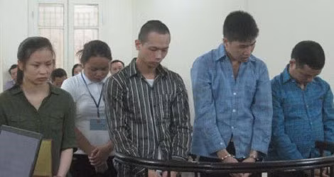 Trần Thị Thu, “kiều nữ” ngân hàng ACB và các đối tượng “tín dụng đen” trước vành móng ngựa.