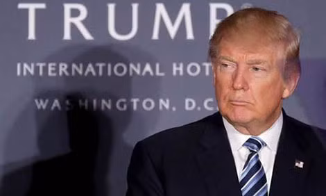 Ứng cử viên Donald Trump đang hưởng lợi thế từ vụ điều tra email của FBI.