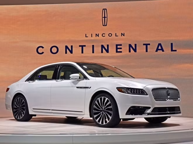 Lincoln Continental 2017.