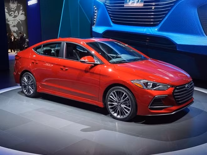 Hyundai Elantra Sport 2017.