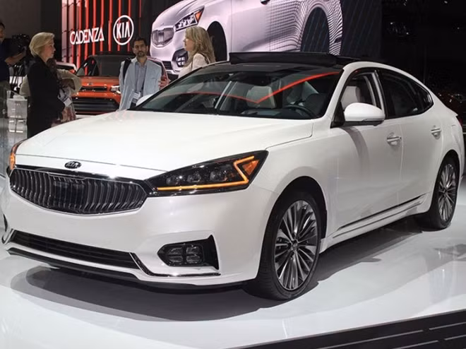 Kia Cadenza 2017.