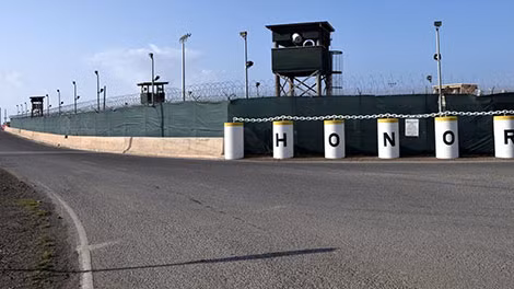 Căn cứ hải quân của Mỹ ở vịnh Guantanamo. Ảnh: BBC.