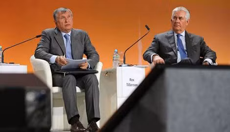 Rex Tillerson và Igor Sechin, Chủ tịch Rosneft, Tập đoàn dầu khí lớn nhất nước Nga. Rex Tillerson và Igor Sechin, Chủ tịch Rosneft, Tập đoàn dầu khí lớn nhất nước Nga.