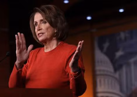 Cựu Chủ tịch Hạ viện Nancy Pelosi cho rằng James Comey “được đặt không đúng việc”.