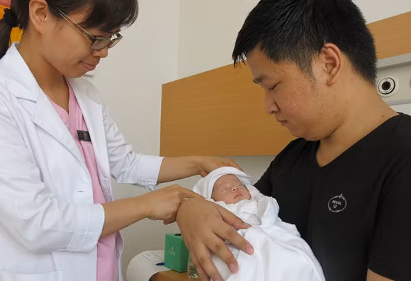 Bé đã được xuất viện sau 3 tuần với tình trạng ổn định, tiên lượng phát triển tốt.