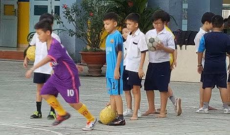 Sau giờ học, các cháu được rèn kỹ năng, tham gia câu lạc bộ thể thao.