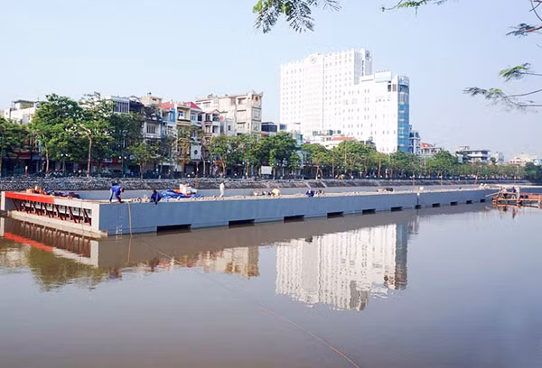 Công trình nhạc nước trên hồ Tam Bạc.