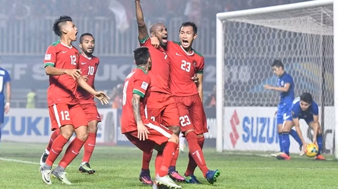 Cầu thủ Indonesia hạnh phúc với chiến thắng lịch sử.