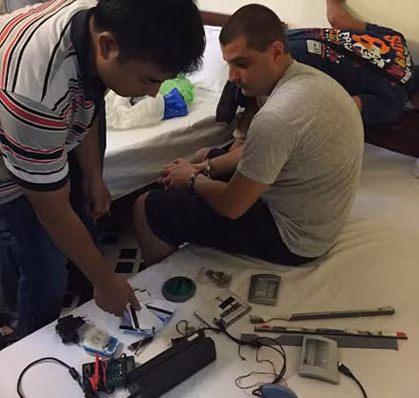 Kiểm tra, thu giữ nhiều thiết bị skimming của một đối tượng người nước ngoài mang vào Việt Nam để trộm cắp thông tin thẻ ngân hàng, chiếm đoạt tài sản. Kiểm tra, thu giữ nhiều thiết bị skimming của một đối tượng người nước ngoài mang vào Việt Nam để trộm cắp thông tin thẻ ngân hàng, chiếm đoạt tài sản.