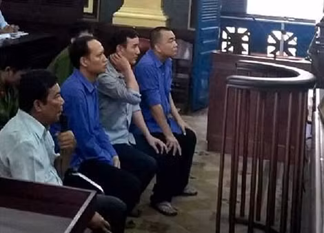 Các bị cáo trong vụ án tại phiên tòa sơ thẩm.