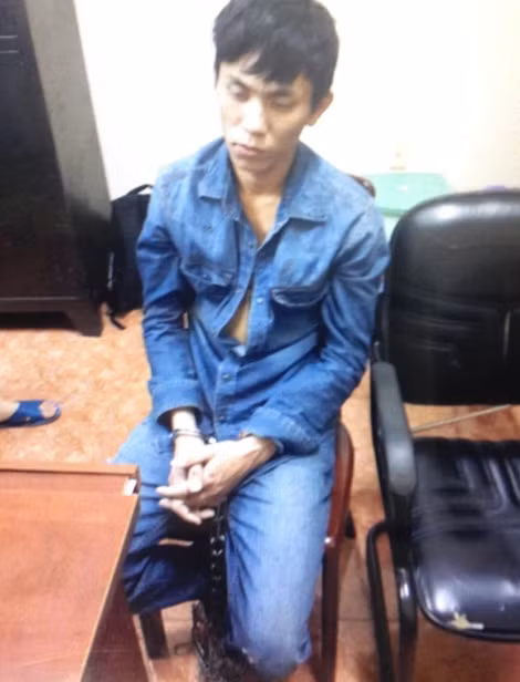 “Siêu trộm” Lê Văn Hoàn tại cơ quan điều tra.