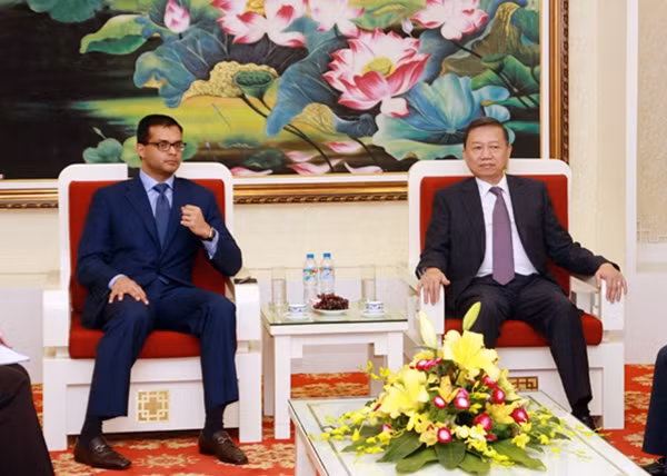 Thứ trưởng Tô Lâm cùng Chủ tịch kiêm Giám đốc điều hành Công ty Asia Group Nirav S.Patel.