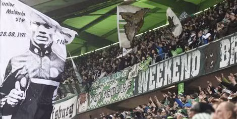 Các cầu thủ Wolfsburg (áo xanh) đã có một trận thắng đầy ý nghĩa. (Ảnh BBC)