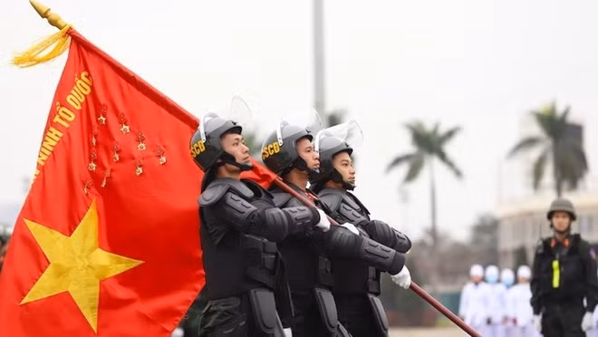 Lễ ra quân bảo vệ ANTT trước, trong và sau dịp diễn ra Đại hội lần thứ XIII của Đảng.
