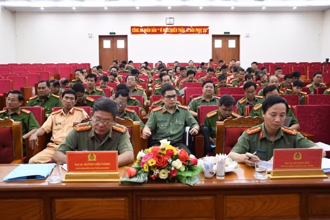 Các đại biểu dự hội nghị