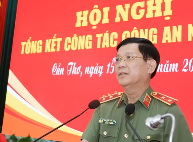 Thứ trưởng Nguyễn Văn Sơn phát biểu chỉ đạo tại hội nghị.