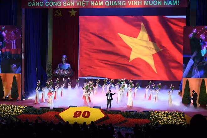Chương trình ca nhạc tại Lễ kỷ niệm.