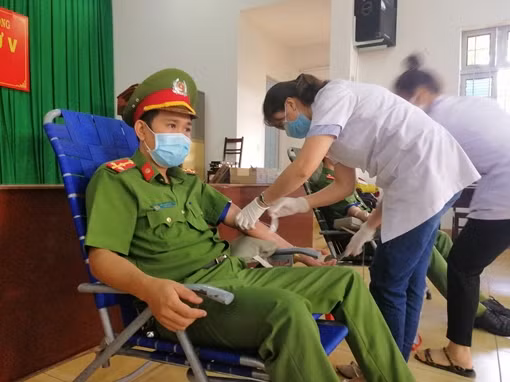 Hơn 350 cán bộ, chiến sỹ Công an Đắk Lắk tham gia hiến máu