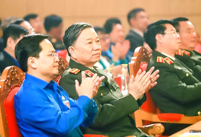 Bộ trưởng Tô Lâm và các đại biểu dự lễ kỷ niệm.