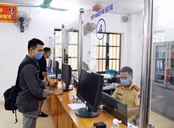 Cục CSGT mở chuyên mục "Đăng ký, khai báo phương tiện" giúp người dân thuận tiện trong việc đăng ký xe trực tuyến.