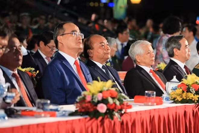 Thủ tướng Chính phủ Nguyễn Xuân Phúc và các đại biểu dự tại điểm cầu thành phố Hồ Chí Minh. Ảnh: VGP