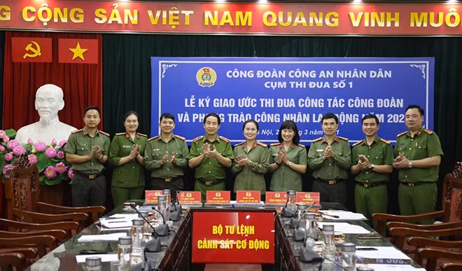 Công đoàn các đơn vị Cụm thi đua số 1 ký giao ước thi đua.