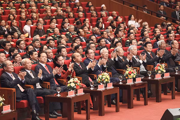 Các đồng chí lãnh đạo, nguyên lãnh đạo Đảng, Nhà nước và các đại biểu dự Lễ kỷ niệm Các đồng chí lãnh đạo, nguyên lãnh đạo Đảng, Nhà nước và các đại biểu dự Lễ kỷ niệm