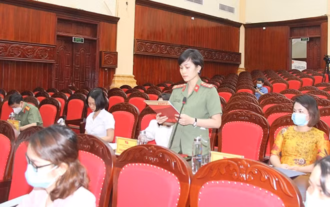 Đại biểu Phạm Thu Yến trình bày chương trình hành động.