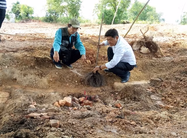 Con cháu Nguyễn Phước tộc mong muốn lăng mộ bà Tài Nhân được xây lại tại vị trí cũ.