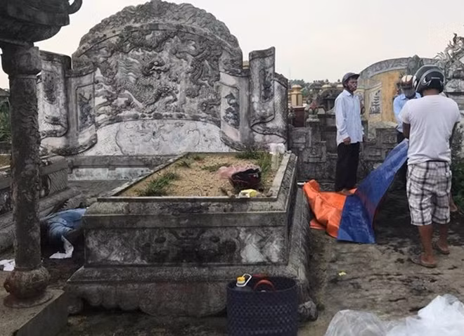 Hiện trường phát hiện thi thể người đàn ông.
