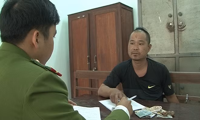Cơ quan công an lấy lời khai Huỳnh Tăng Đệ.