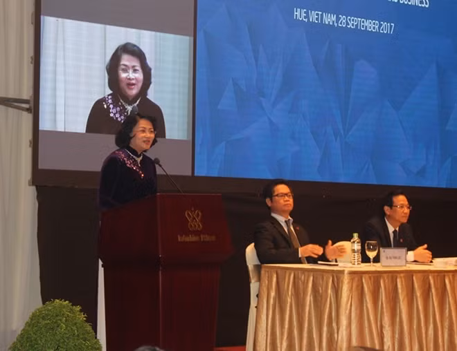 Phó Chủ tịch nước Đặng Thị Ngọc Thịnh phát biểu tại Đối thoại.
