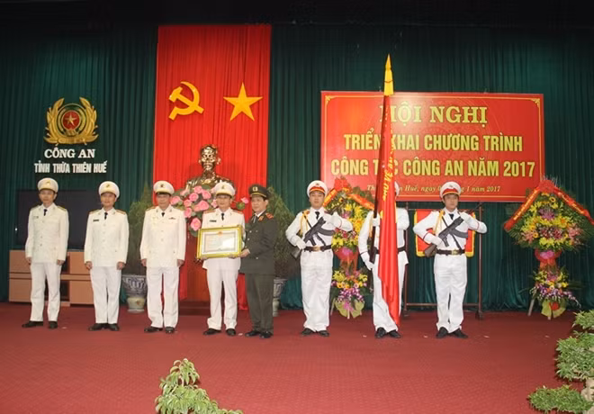 Phòng PA88 Công an tỉnh Thừa Thiên- Huế đón nhận Huân chương Bảo vệ Tổ quốc hạng Nhì.