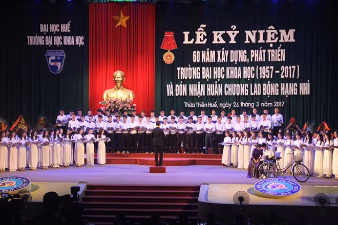 Lễ kỷ niệm 60 xây dựng, phát triển và đón nhận Huân chương Lao động hạng Nhì lần thứ 2 trường ĐH Khoa học, Đại học Huế.